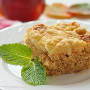 jablecznik-z-budyniem