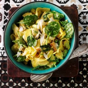 makaron-ze-szpinakiem-i-kurczakiem