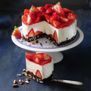 sernik-na-zimno-z-truskawkami