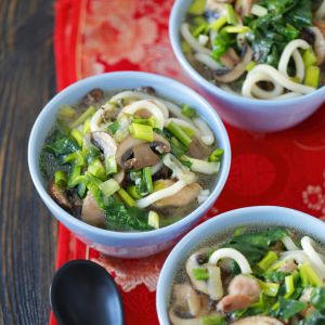 zupa-z-makaronem-udon-i-sosem-teriyaki