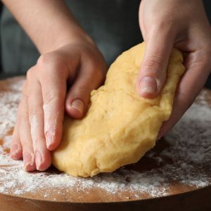 kruche ciasto z gorącą wodą