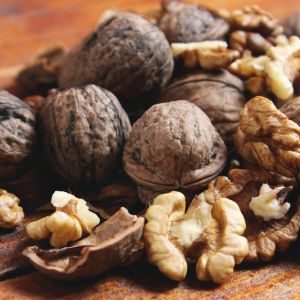 orzechy bez łupin i z łupinami
