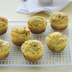 muffinki-wytrawne-muffinki-z-cukinia-i-serem