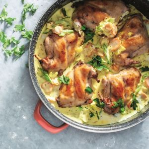 krolik-w-sosie-smietanowym-z-musztarda