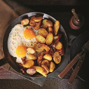 Ziemniaki smażone z jajkiem sadzonym