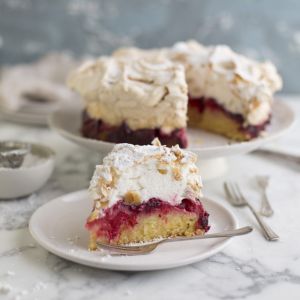 ciasto-kruche-ze-sliwkami-i-beza