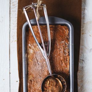 weganskie-lody-czekoladowe-z-orzechami