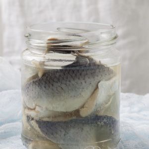 sledzie-w-occie-sledzie-w-zalewie-occtowej