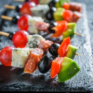 koreczki-z-kabanosem