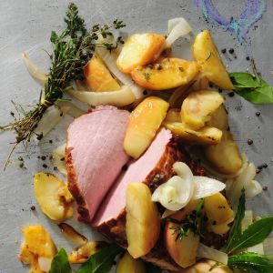 pieczen-ze-schabu-wedzonego-z-jablkami