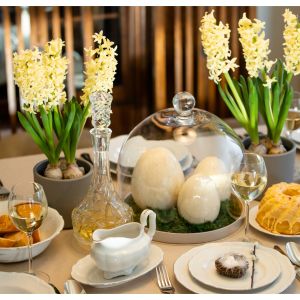 wielkanocny-stol
