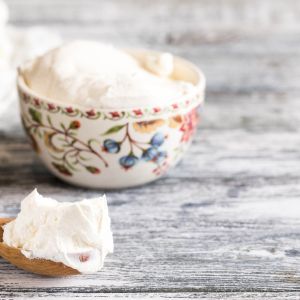 Jak zrobić bitą śmietanę?