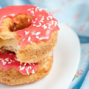 Pączki z ciasta francuskiego