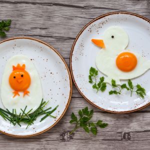 Jajko sadzone w kształcie kaczuszki i kurczaczka