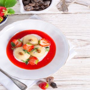 Pyzy na słodko - 3 pyszne przepisy na kluski na parze