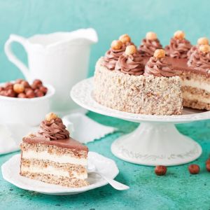 Idealne ciasto z kremem - jak zagęścić krem na ciasto