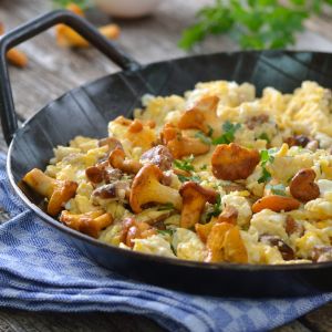 jajecznica z grzybami