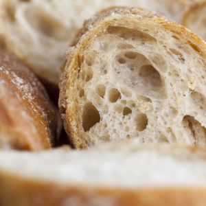 dziury w chlebie