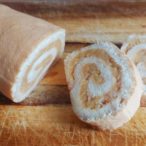 rolada biszkoptowa z jabłkami