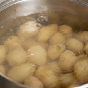 gotowanie ziemniaków