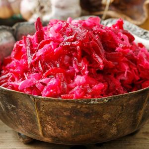 surówka z kapusty i buraków