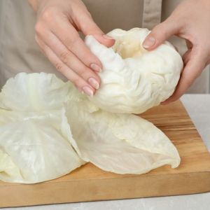 kapusta z solą na gołąbki