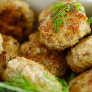 Kotlety mielone z chałką