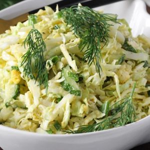 wiosenna surówka z kapusty