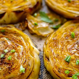 Steki z młodej kapusty