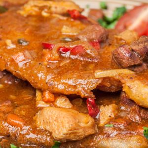 placki ziemniaczane z gulaszem