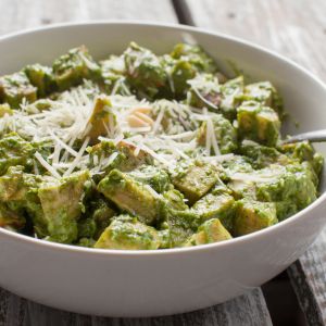 młode ziemniaki z pesto