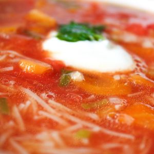 zabielanie zupy pomidorowej