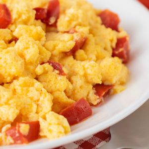 jajecznica z kukurydzy