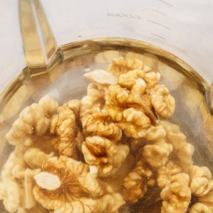 moczenie orzechów włoskich