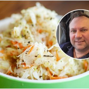 surówka z kiszonej kapusty