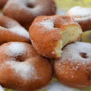 domowe pączki z dziurką