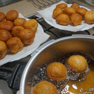 pączki z mlekiem skondensowanym