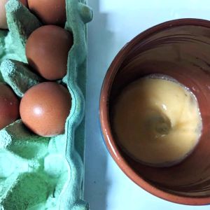 nietypowa jajecznica z kubka