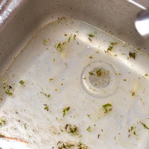 zatkany zlew w kuchni