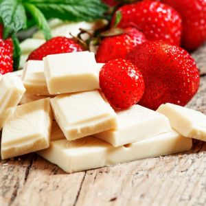 biała czekolada z truskawkami