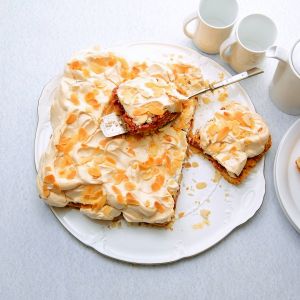 Ciasto z rabarbarem i bezą