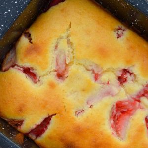 ciasto z truskawkami jogurtowe