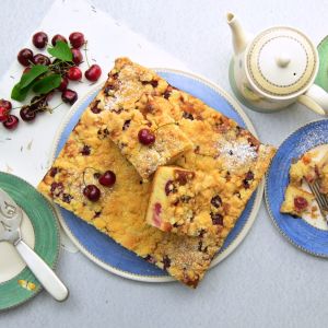 Ciasto z czereśniami i kruszonką