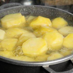 jak szybko ugotować ziemniaki
