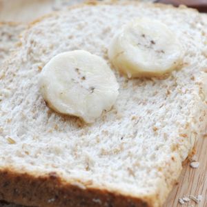chleb tostowy z bananami
