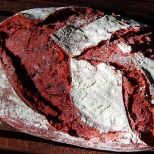 chleb na zakwasie z buraka