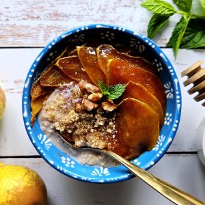 Owsianka z gruszką karmelizowaną