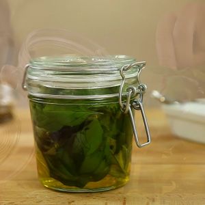 Jak przechować świeżą bazylię?