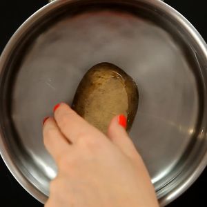 Jak szybko obrać ziemniaki