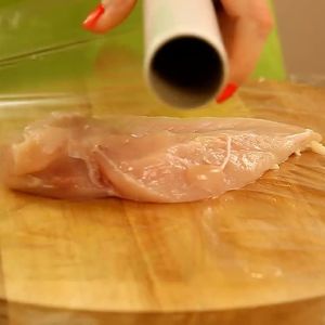 Jak sprytnie rozbić mięso na kotlety